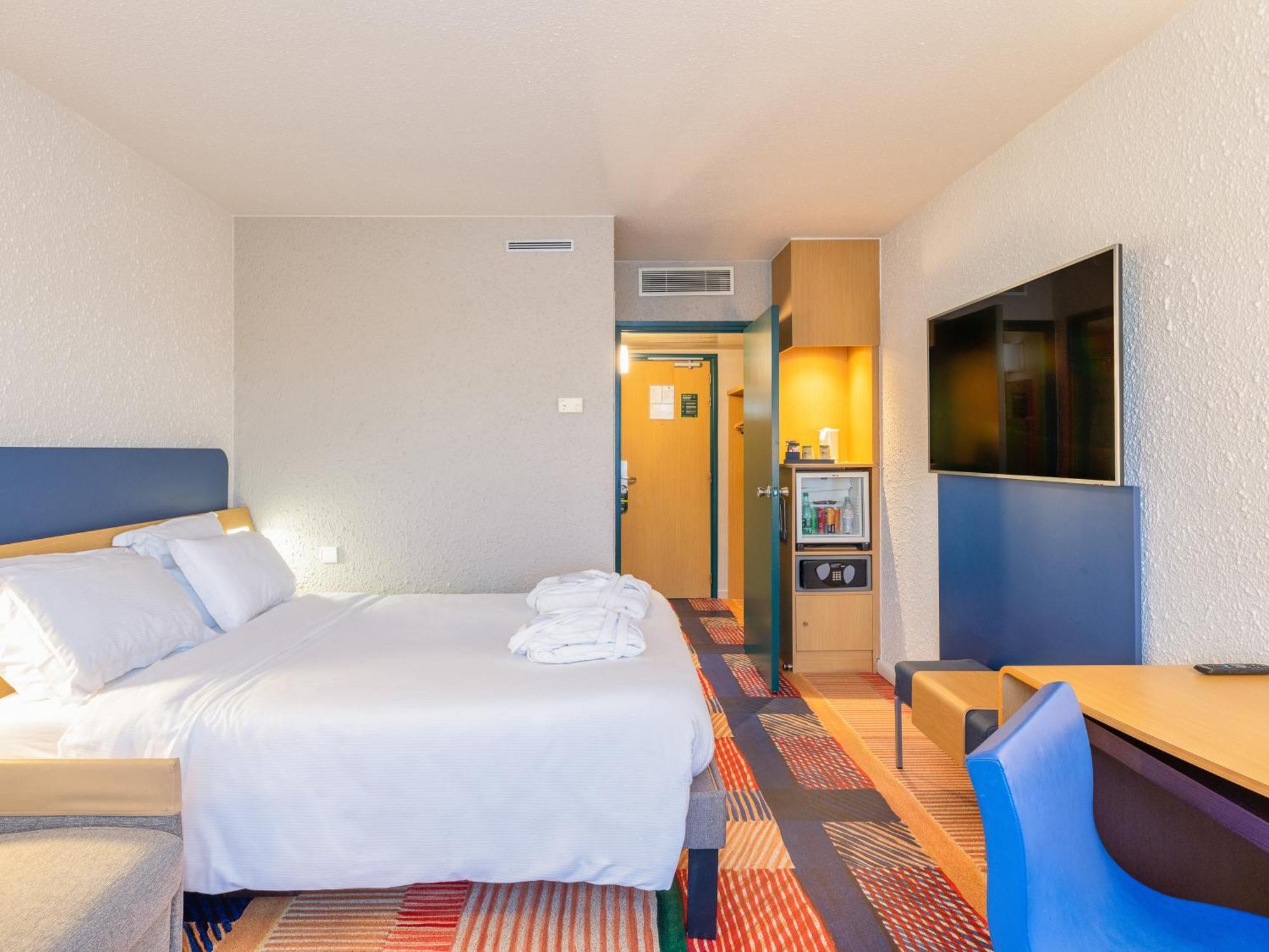 B&B Hotel Lyon Nord 4 Etoiles Dardilly Quarto foto